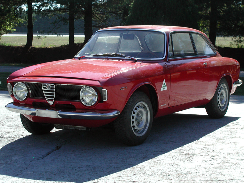 Illustration for article titled Love of the Day: Alfa Romeo Giulia Sprint GT